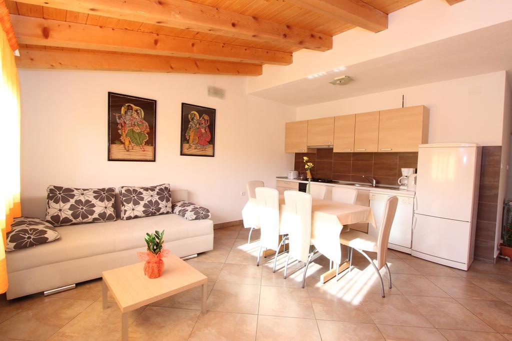 Apartments Sturago Ровінь Екстер'єр фото